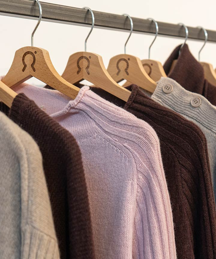 Negozio Rifò Firenze Manifattura Tabacchi
Arriviamo anche a Firenze, nel nuovo Circular Fashion Hub, uno spazio dedicato alla moda circolare condiviso con il brand spagnolo Ecoalf.Ci trovi in Manifattura Tabacchi, via delle Cascine 35 - building B6.