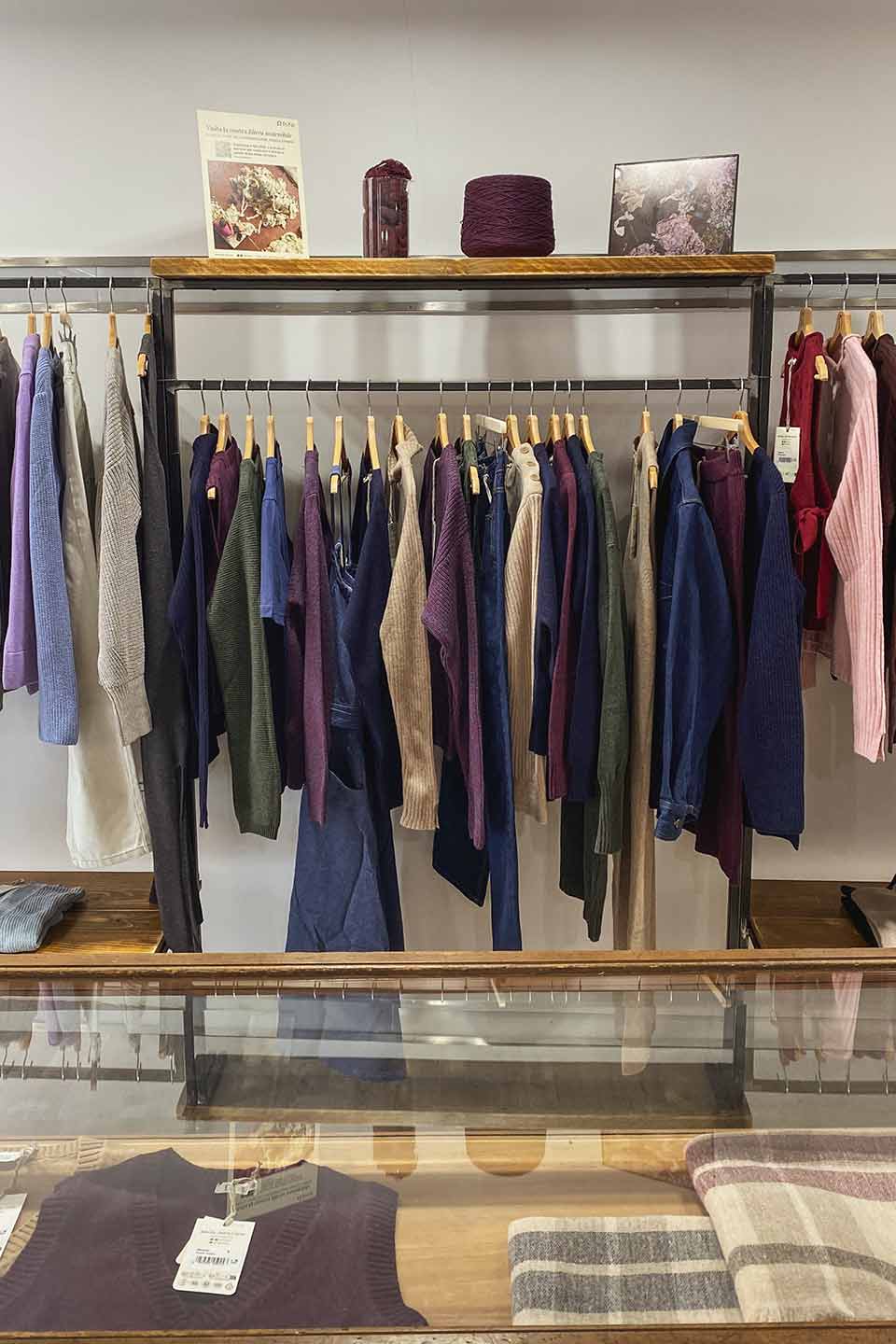 Negozio Roma Rifò Temporary Store Abbigliamento Sostenibile Donna Moda Circolare made in Italy