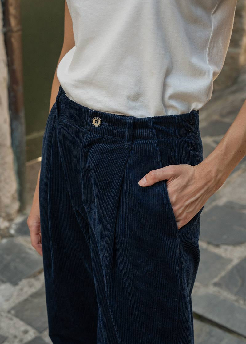 Pantaloni Chino Donna Velluto a Coste Blu Astrid - Rifò Lab Moda circolare made in Italy