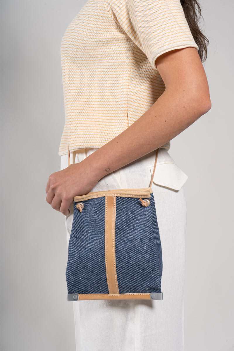 Sergio Rossi vintage suede shoulder bag | Vintage suede, Brown leather  shoulder bag, White shoulder bags
